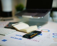 Změny v minim&aacute;ln&iacute;ch z&aacute;loh&aacute;ch OSVČ od roku 2026